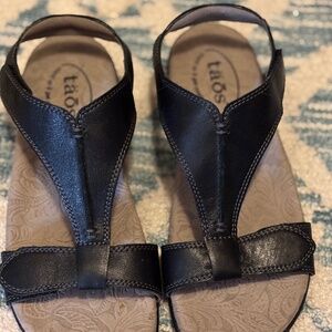 Taos The Show sandals, black